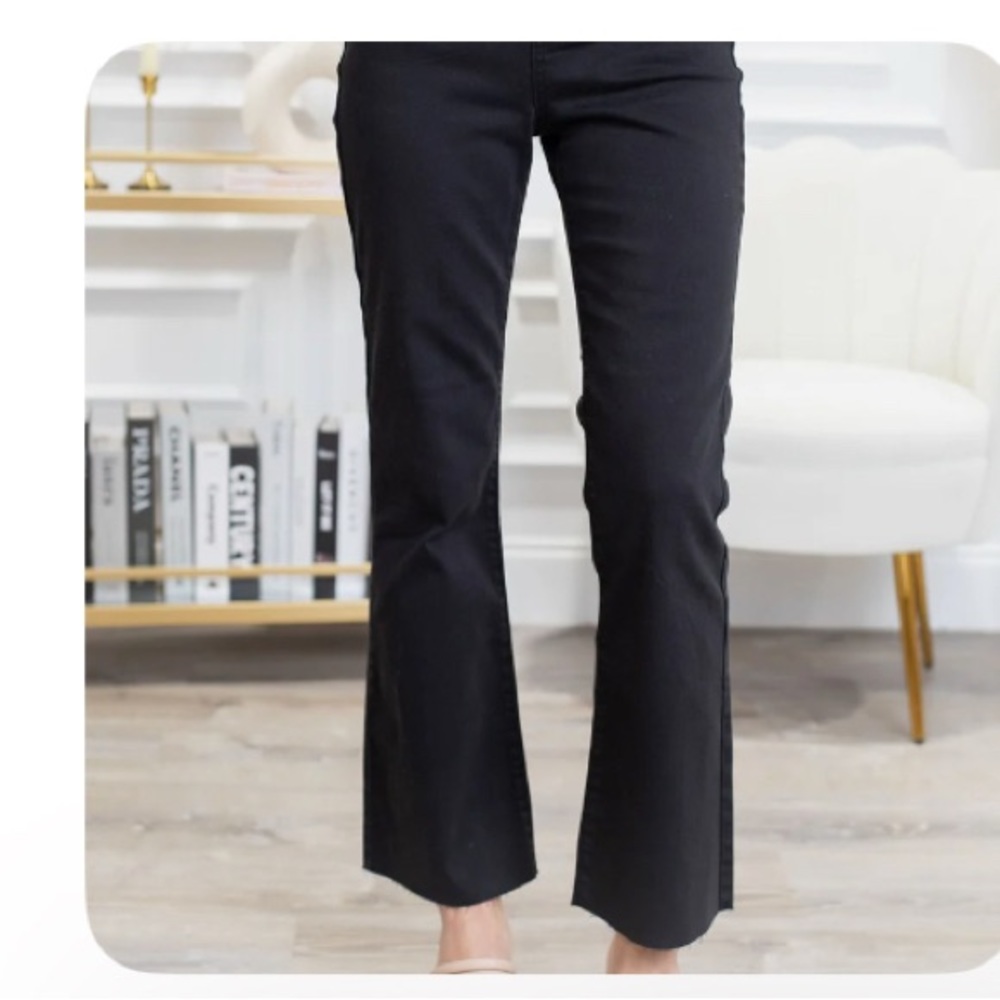 Avara Sneak Peek Black Flared Pants
